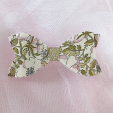 Charger l'image dans la galerie, Barrettes églantines